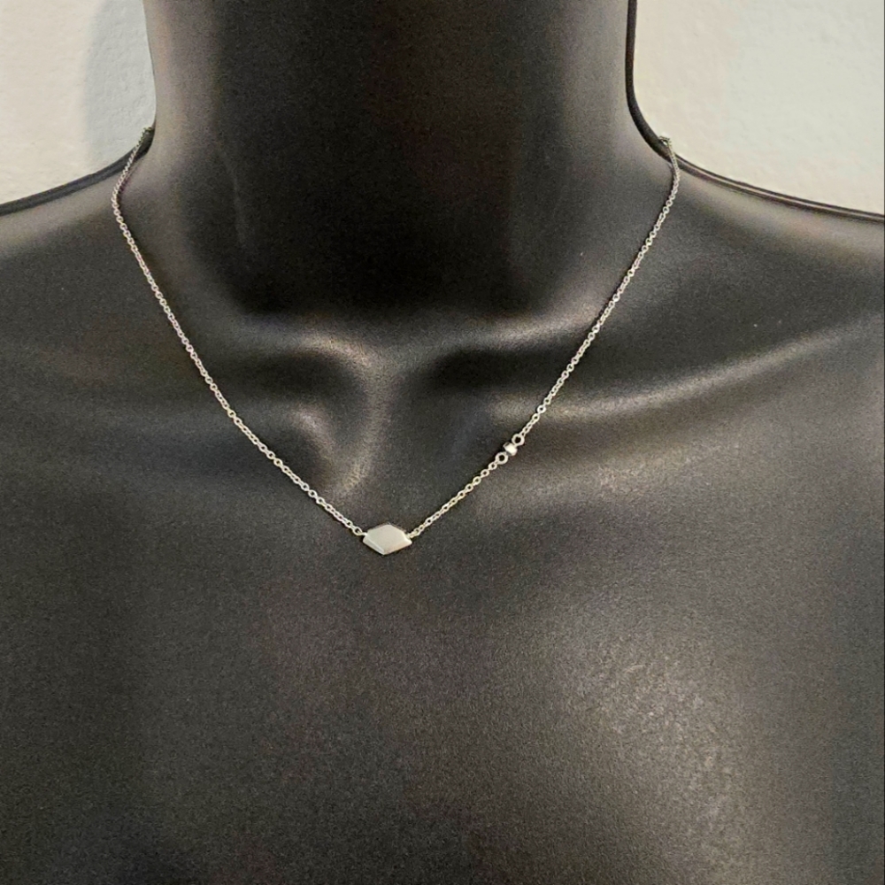 *Rare* Kendra Scott Laureen Necklace Silver